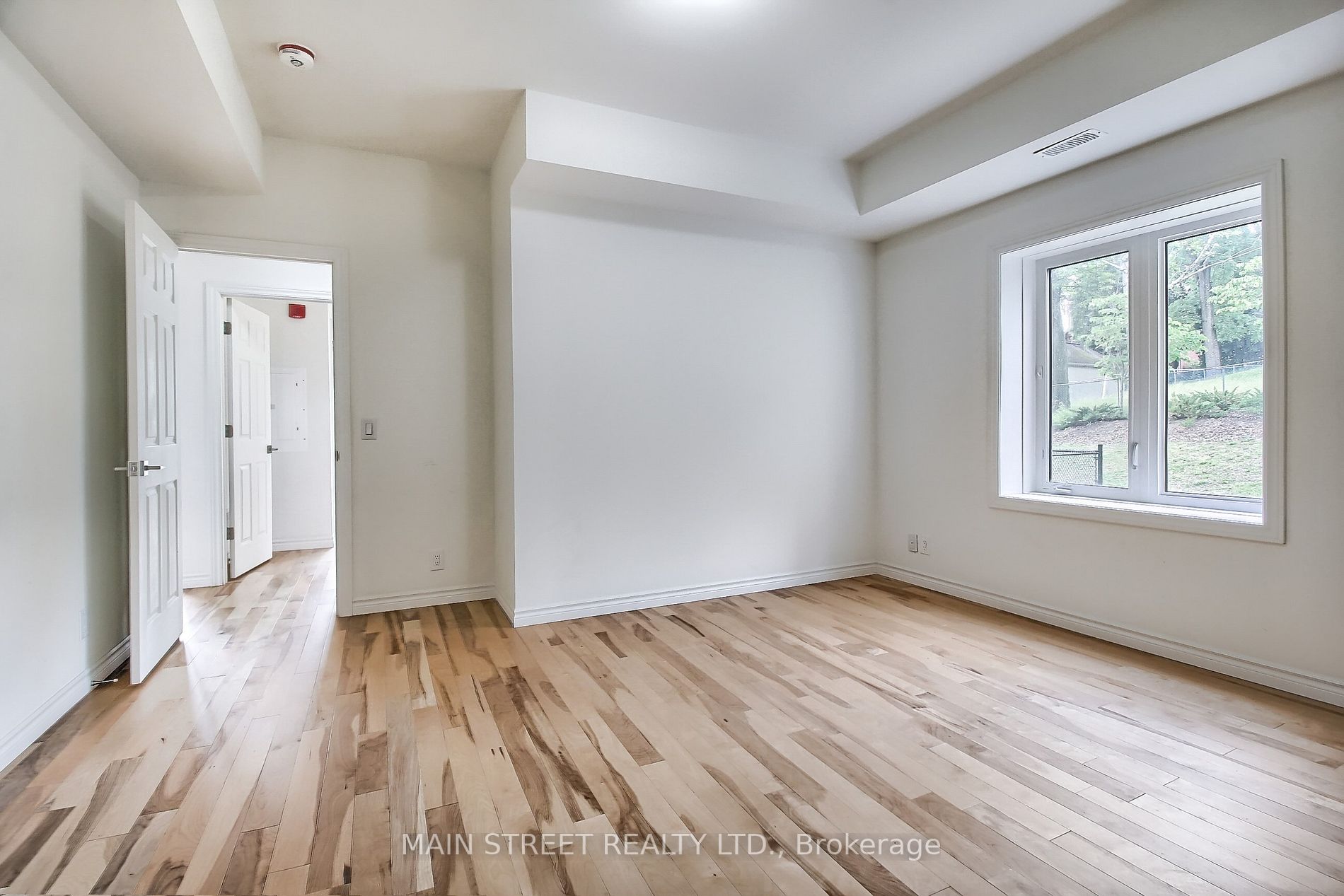 128 Barrie St, #106