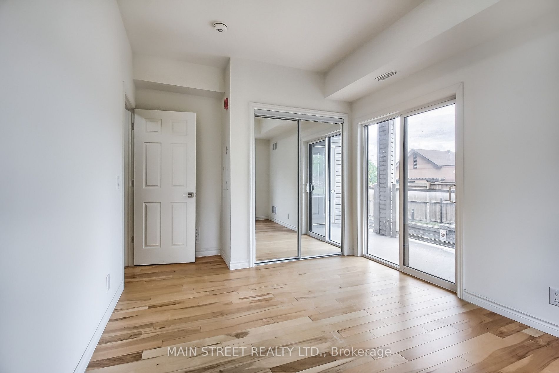 128 Barrie St, #106