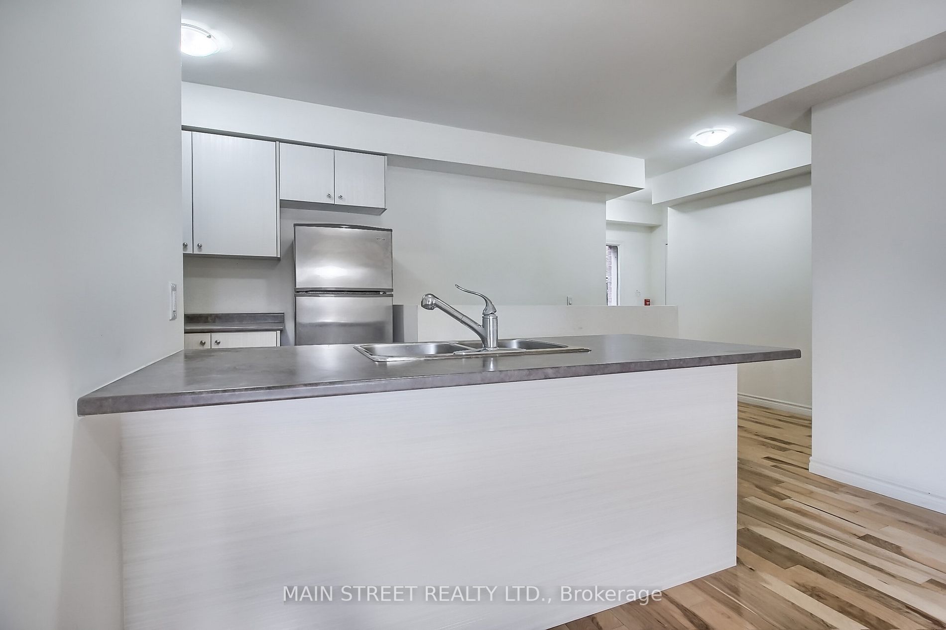 128 Barrie St, #106