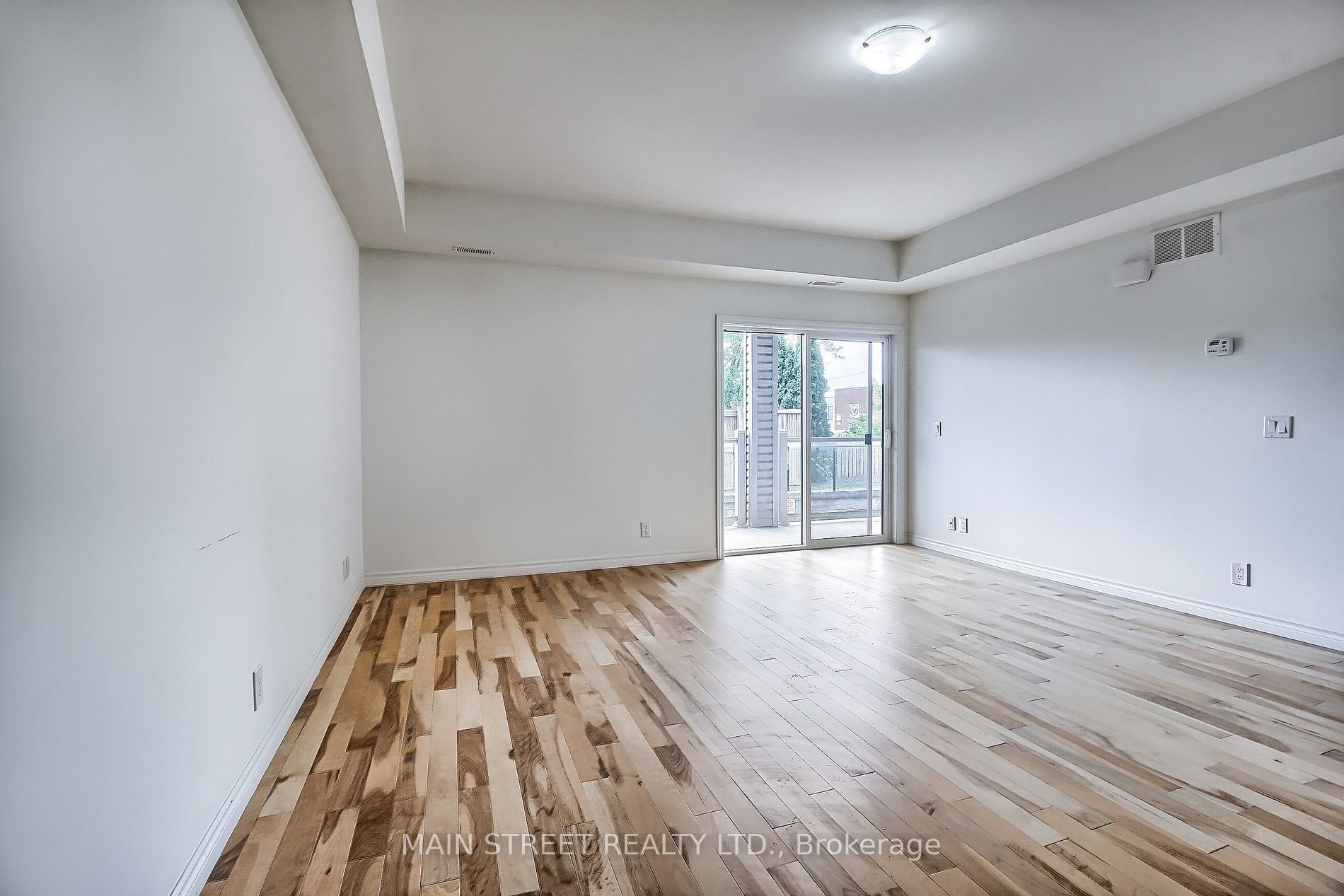 128 Barrie St, #106