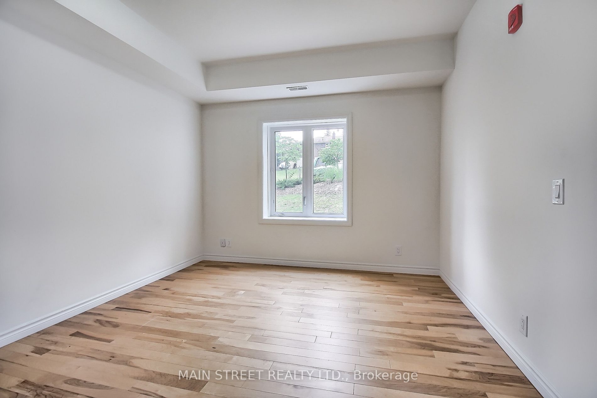 128 Barrie St, #106