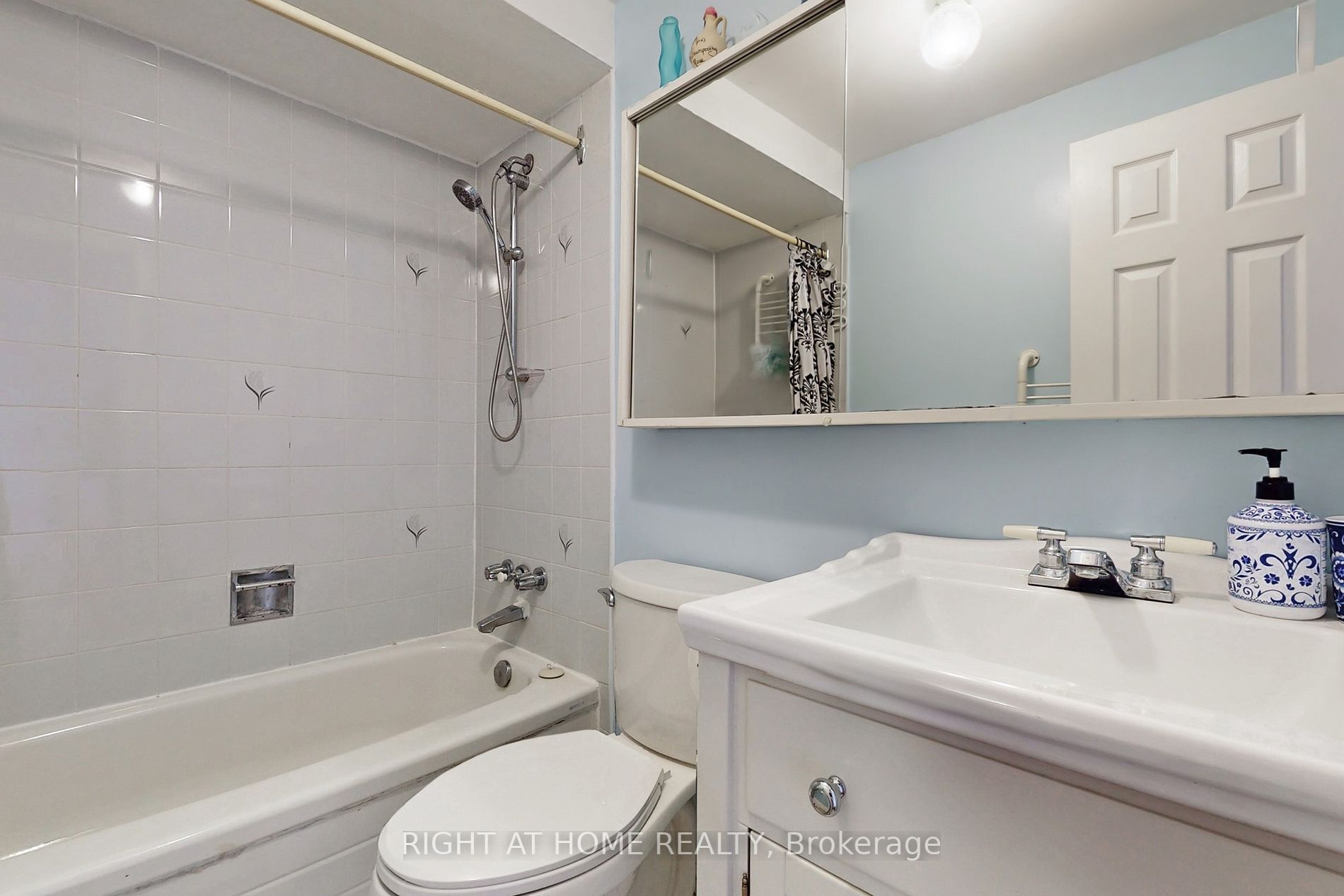 23 Steepleview Cres