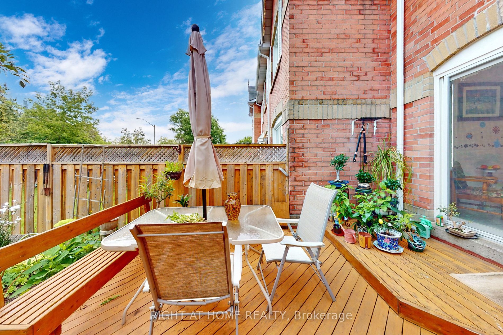 23 Steepleview Cres