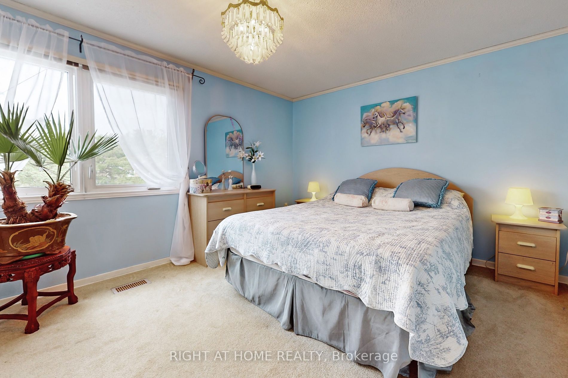 23 Steepleview Cres