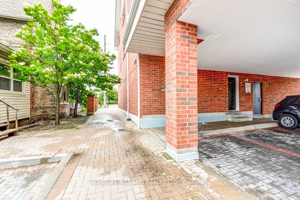 9944 Keele St, #109
