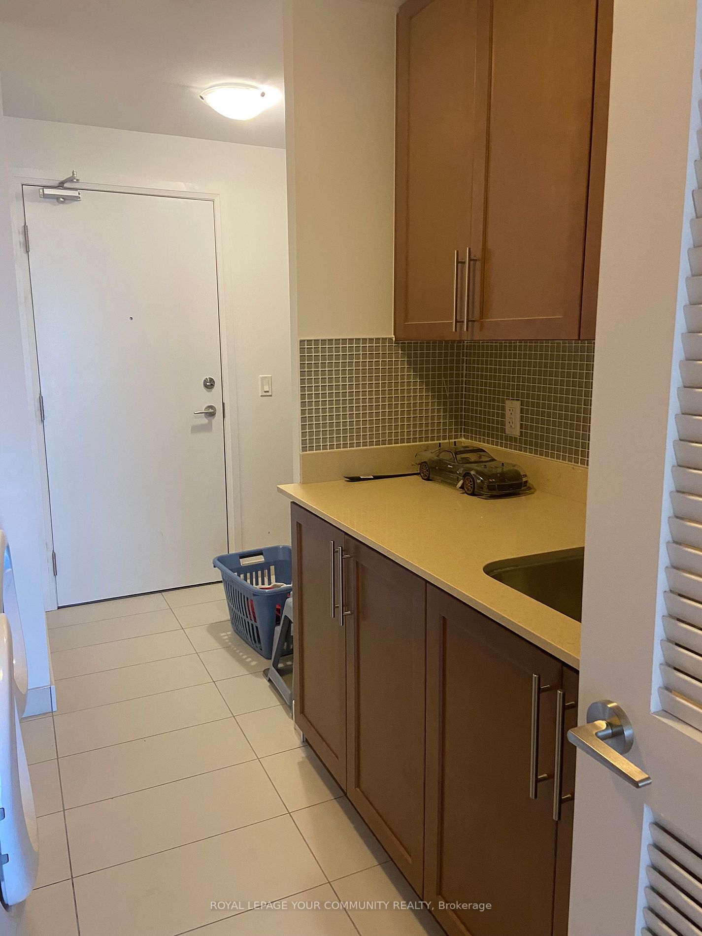65 Oneida Cres, #1601