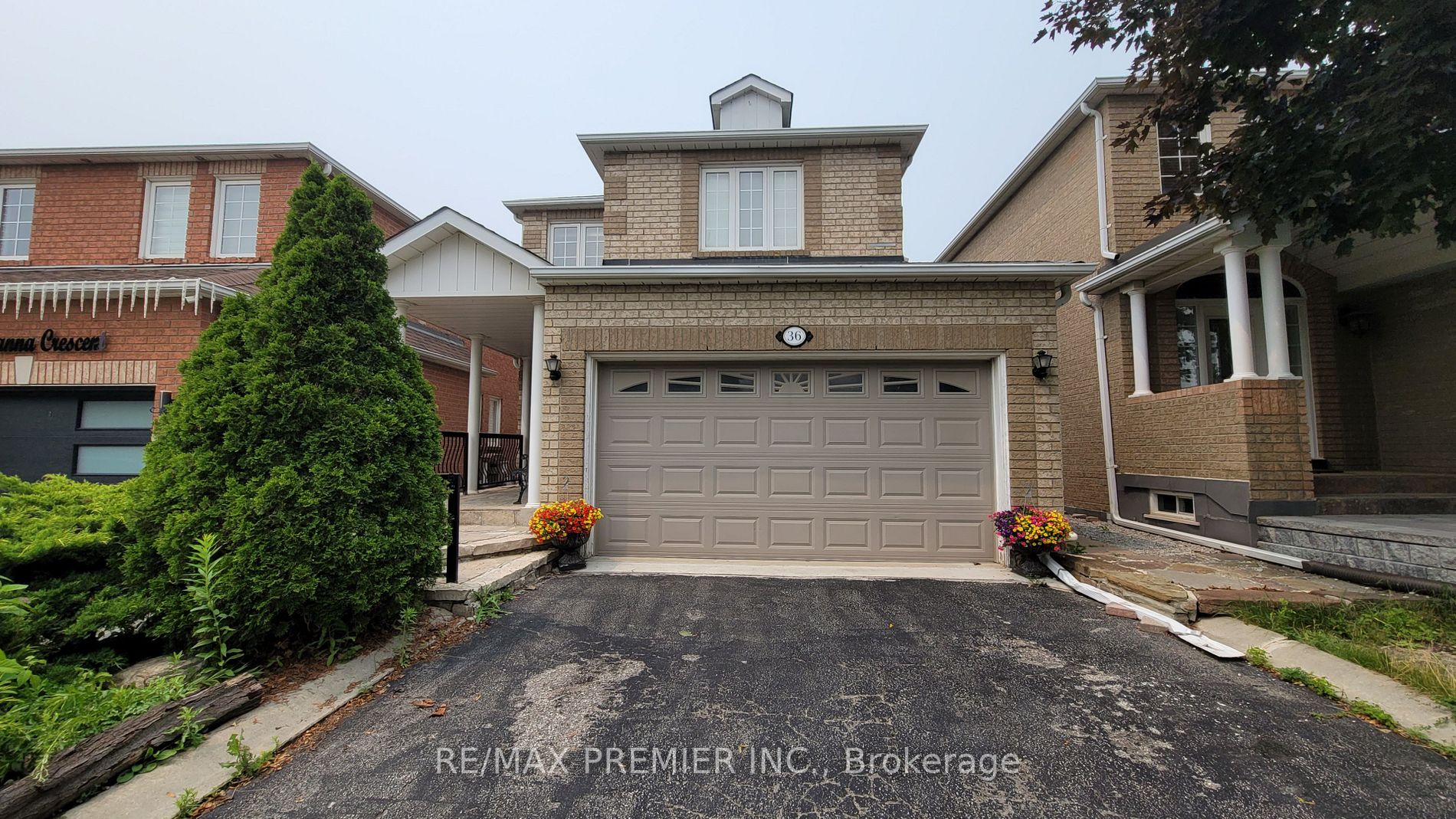 36 Rosanna Cres