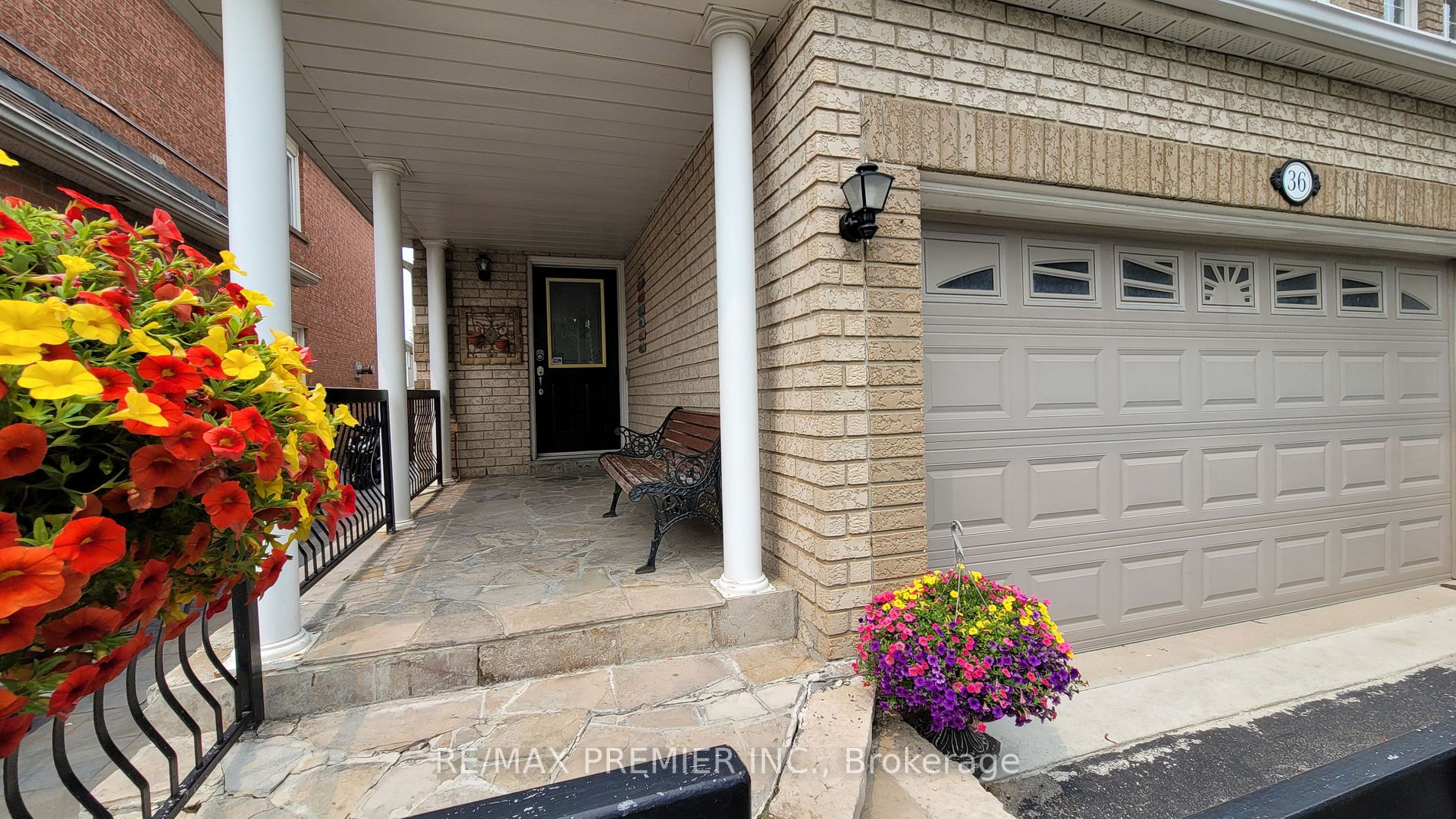 36 Rosanna Cres