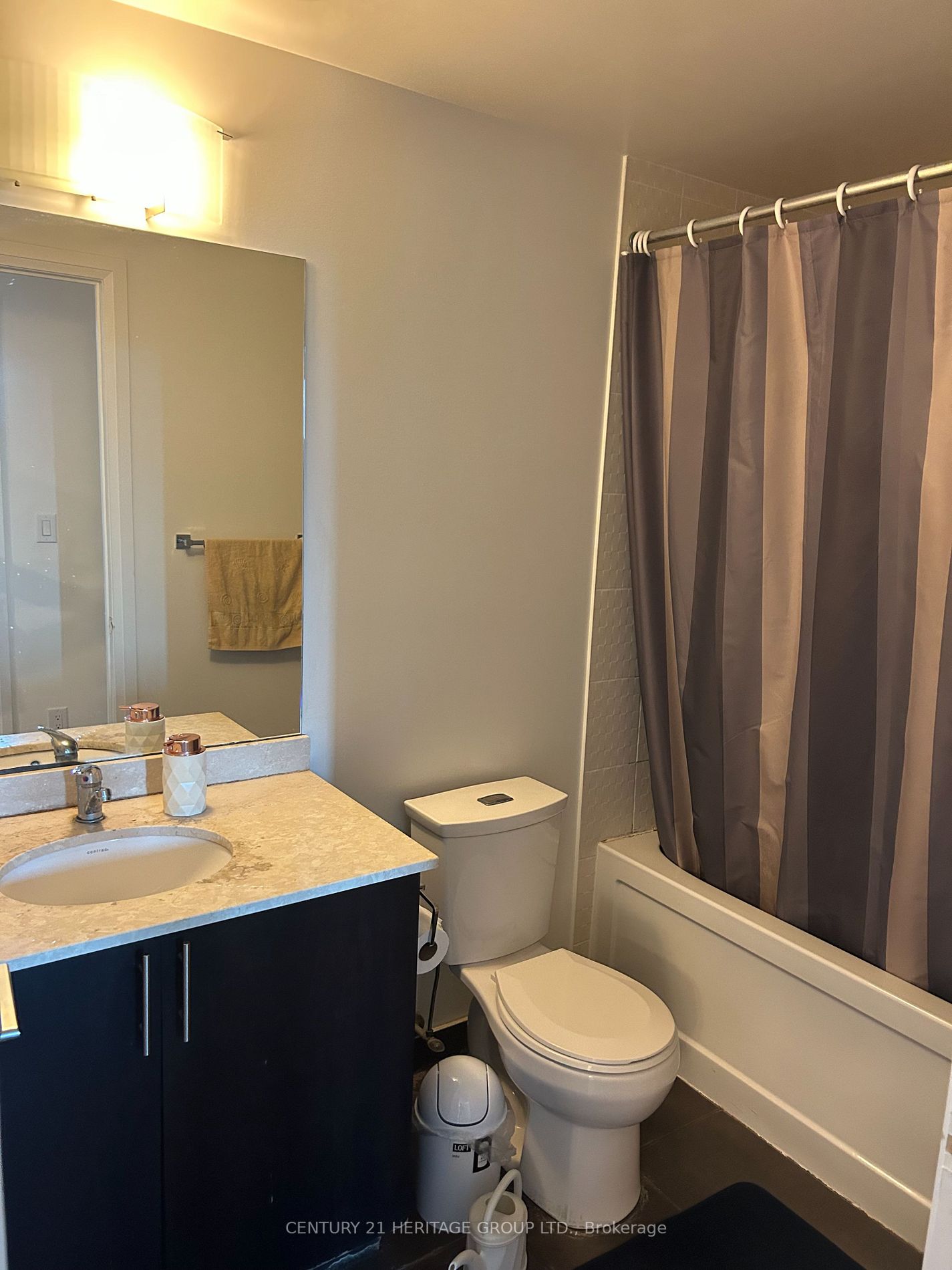 7165 Yonge St, #1110