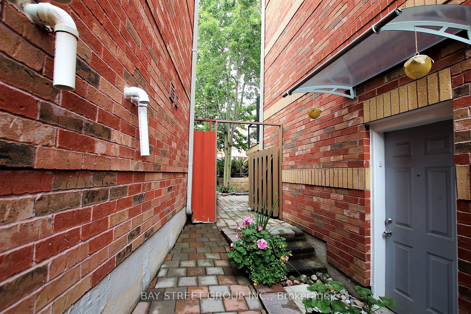 13 Crispin Court