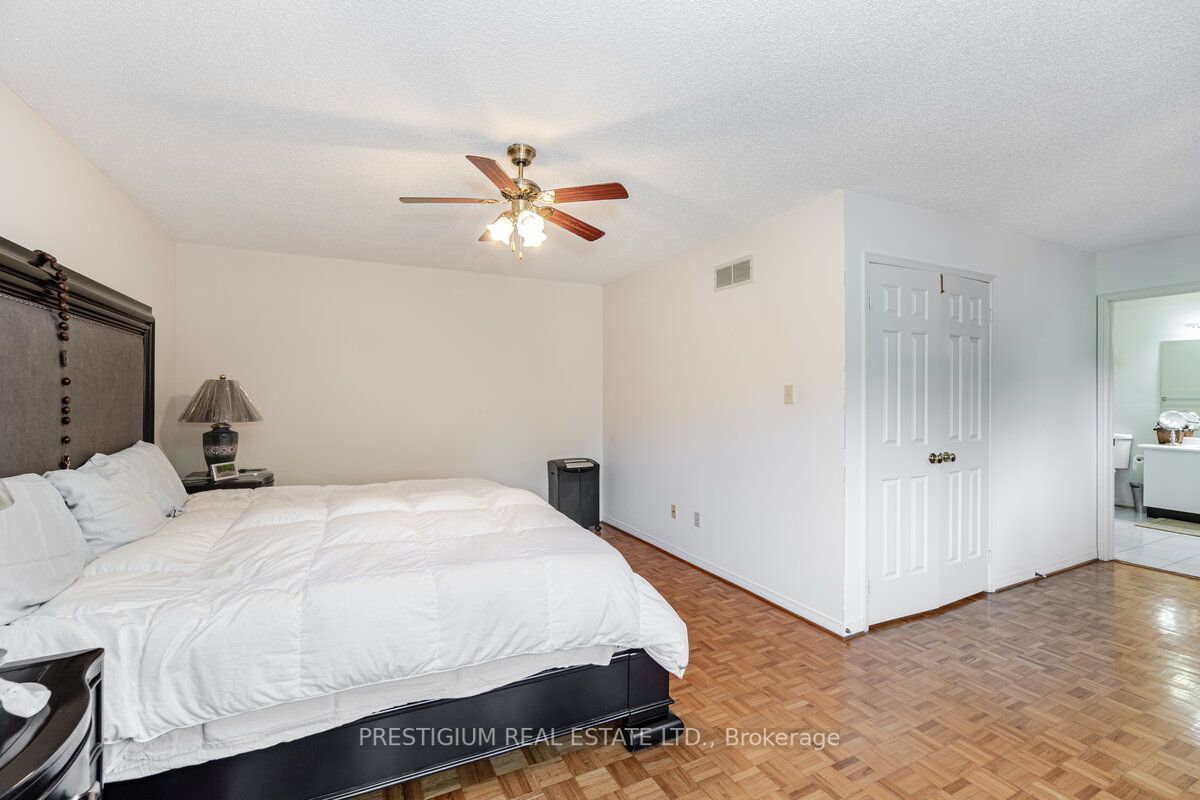 228 Greenock Dr