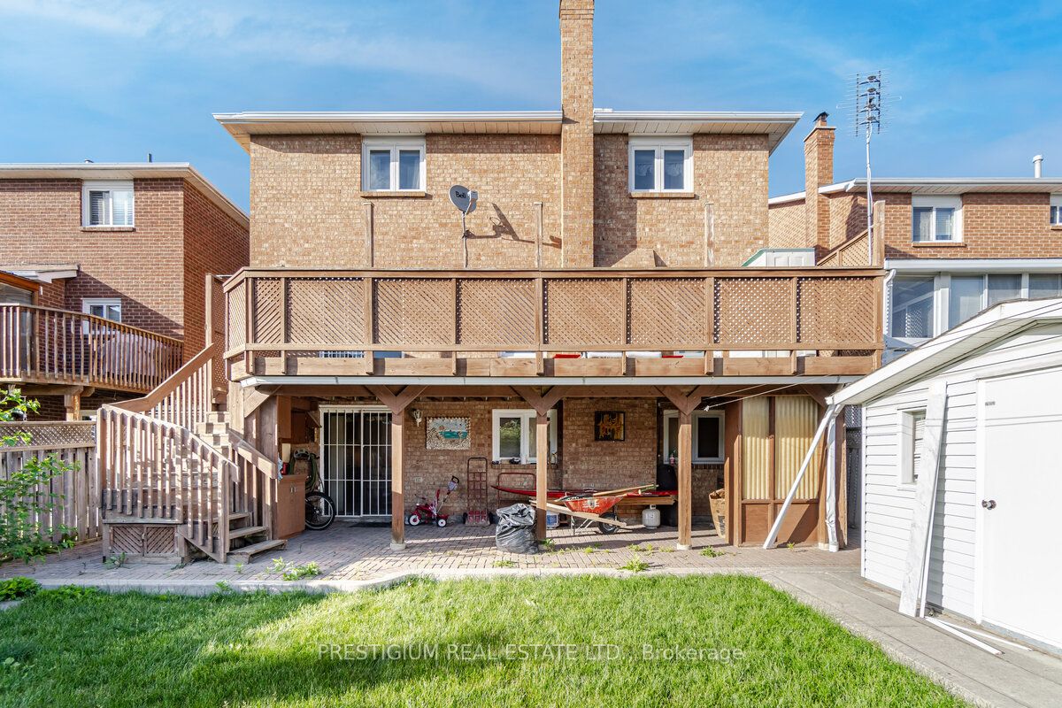 228 Greenock Dr
