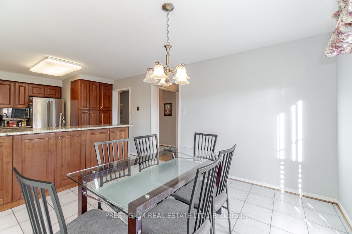 228 Greenock Dr