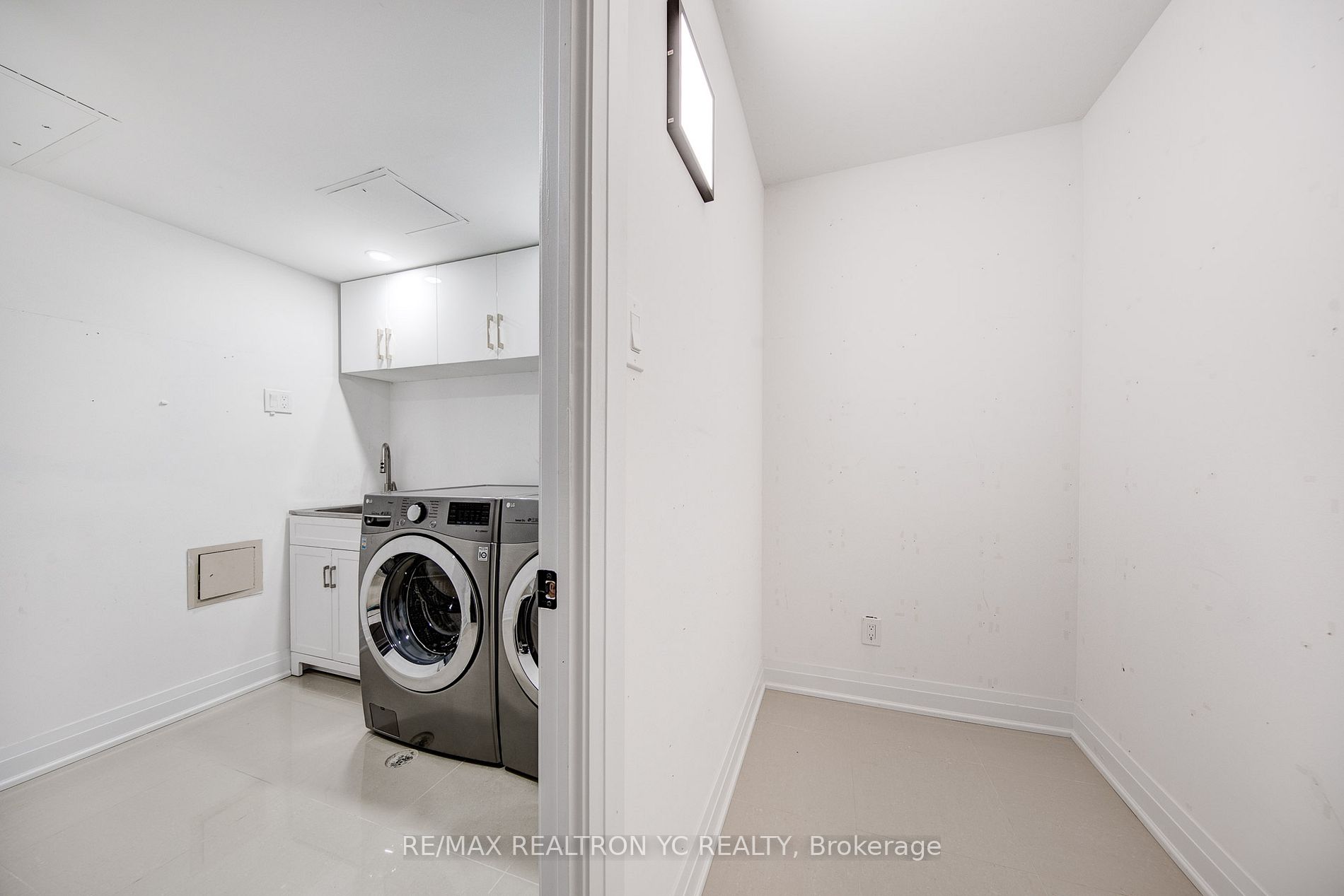 8111 Yonge St, #1712