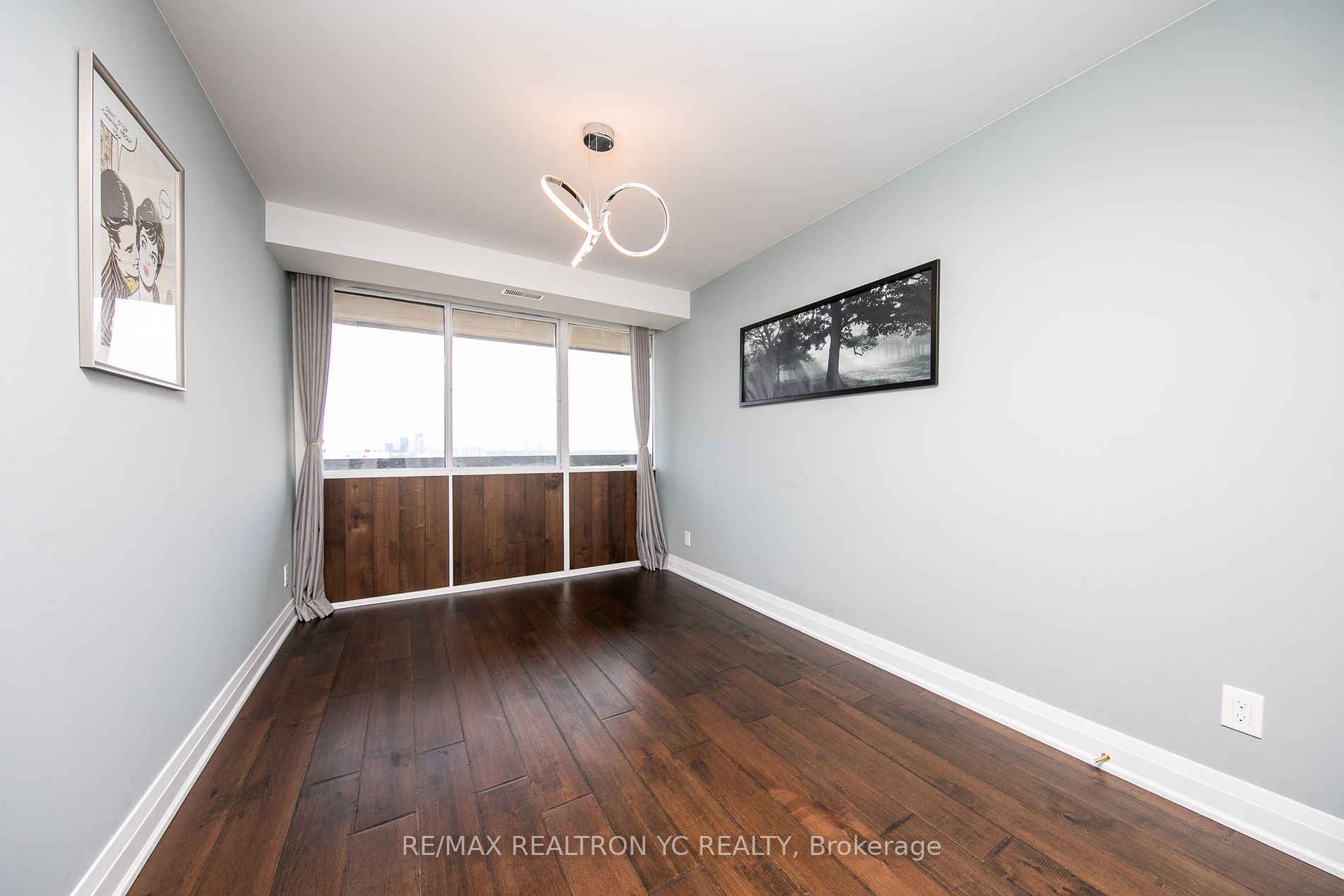 8111 Yonge St, #1712