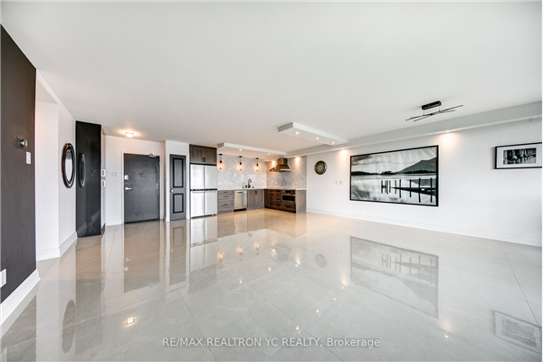 8111 Yonge St, Markham