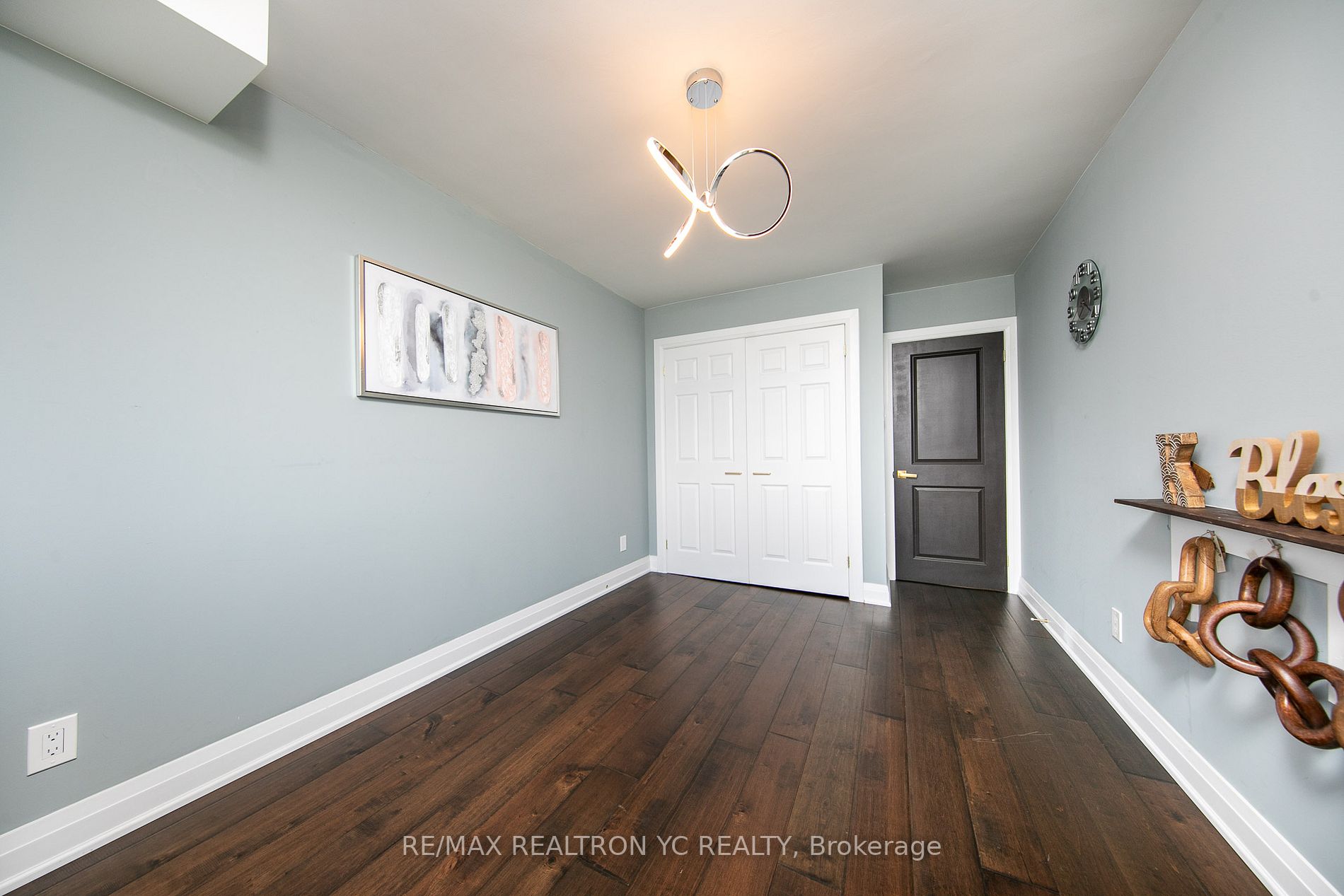 8111 Yonge St, #1712