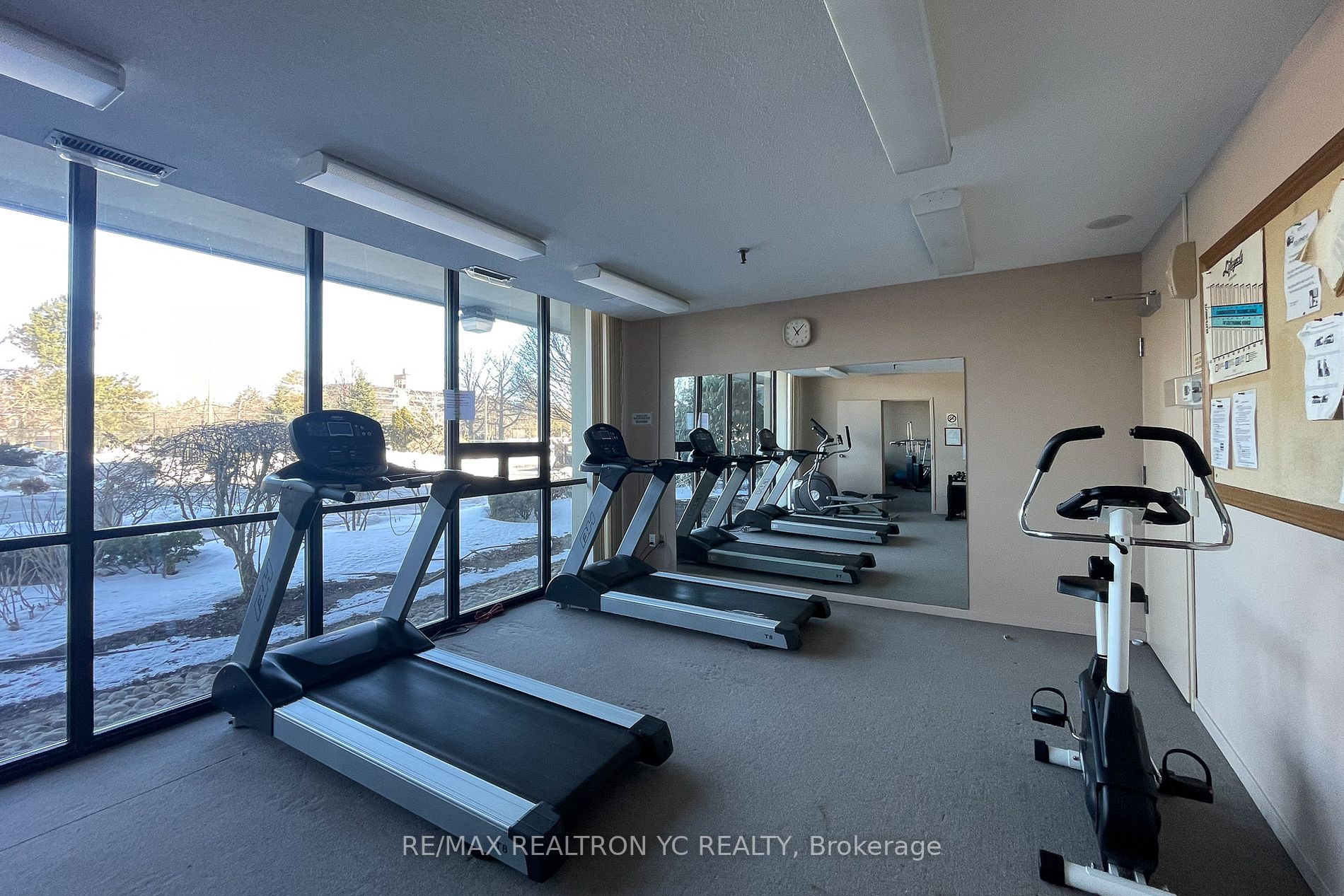 8111 Yonge St, #1712