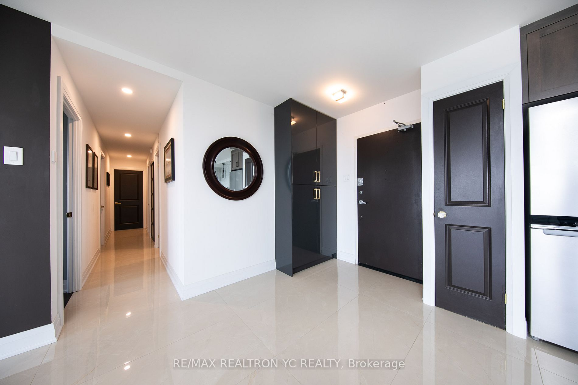 8111 Yonge St, #1712