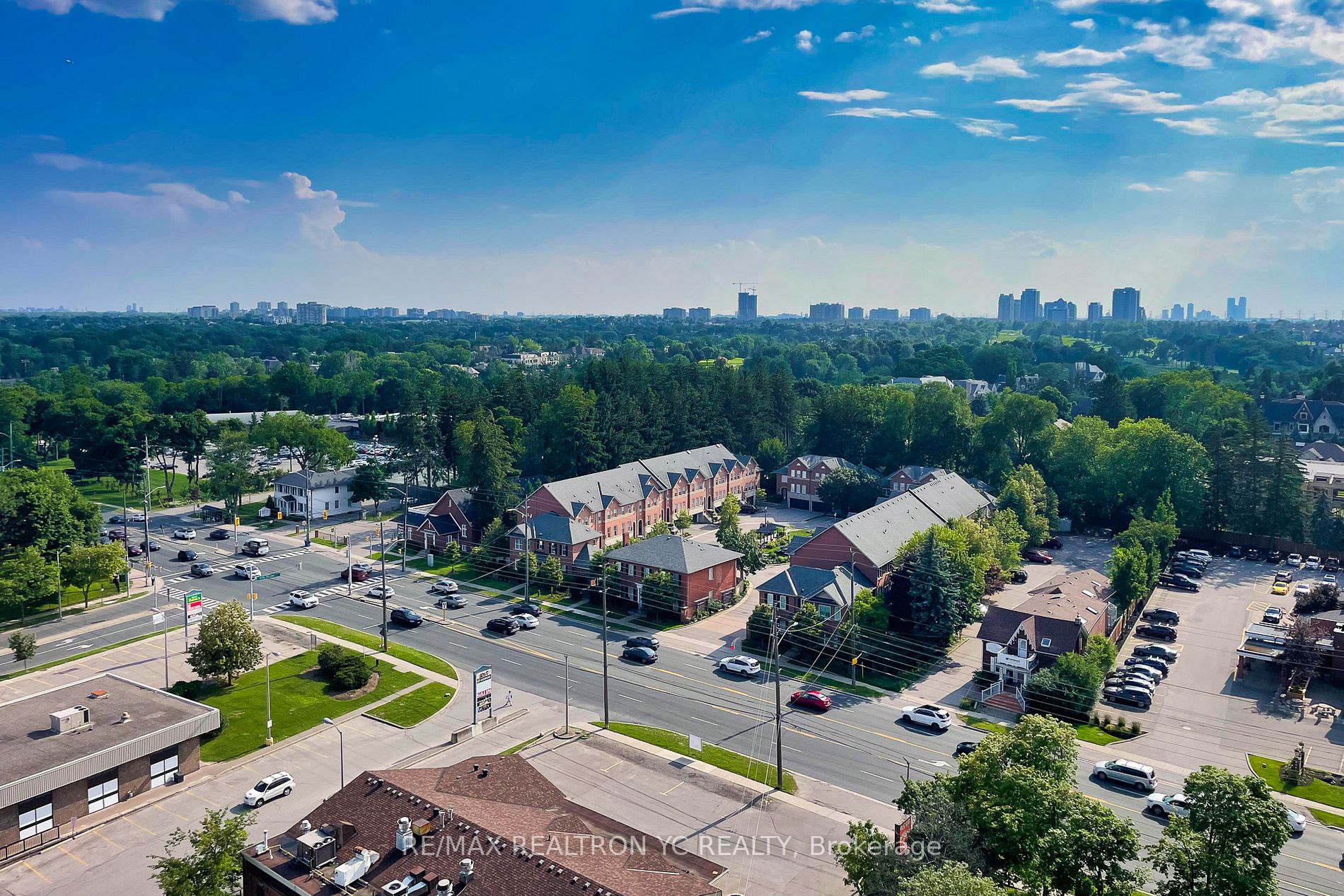 8111 Yonge St, #1712