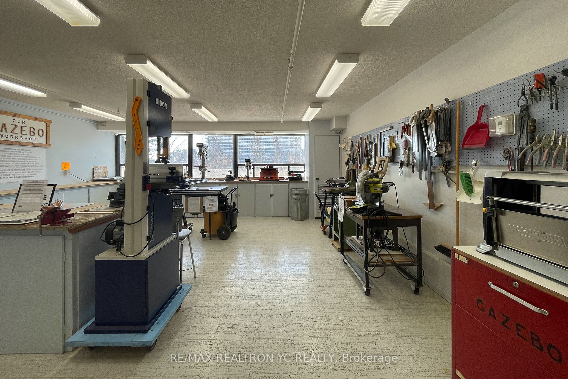 8111 Yonge St, #1712