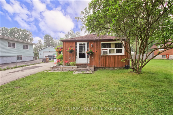 20 Pleasant Ave, East Gwillimbury