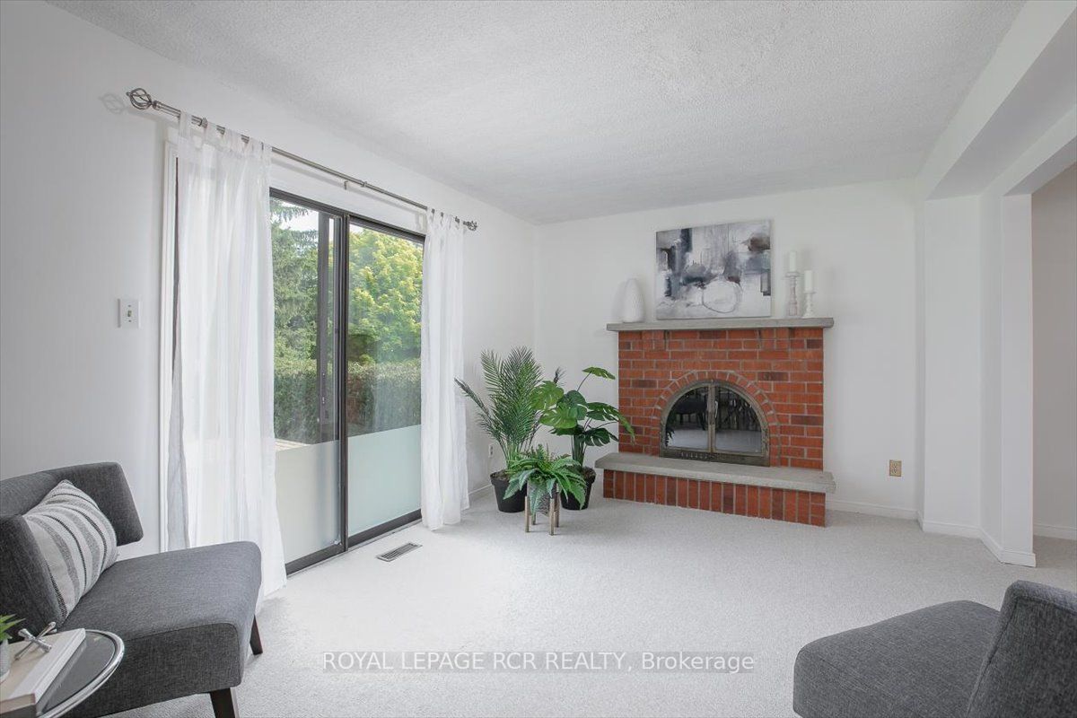 127 Crossland Gate