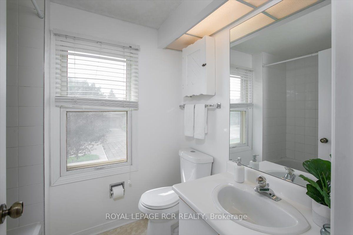 127 Crossland Gate