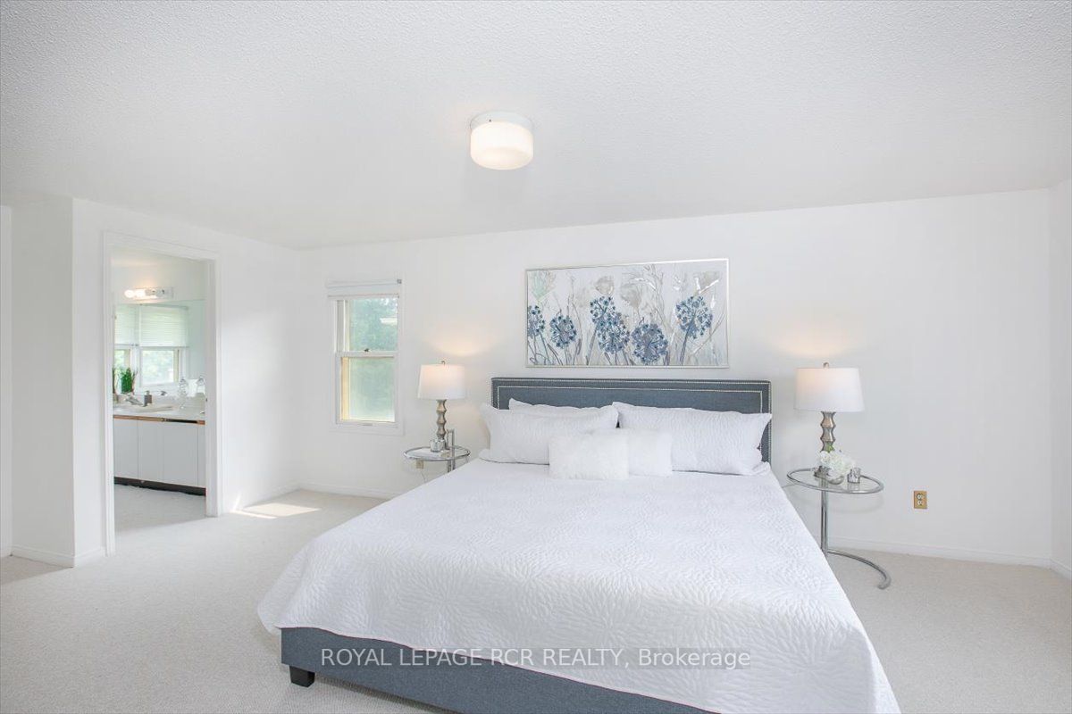 127 Crossland Gate