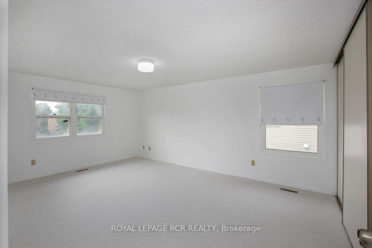 127 Crossland Gate