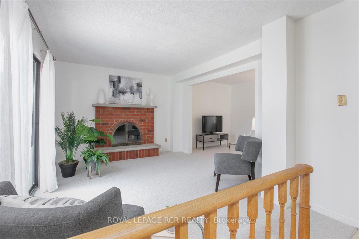 127 Crossland Gate