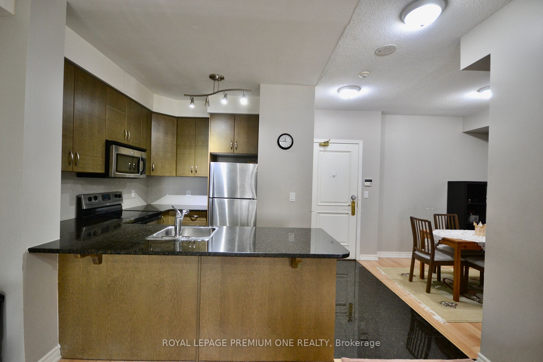 9225 jane Street, #806