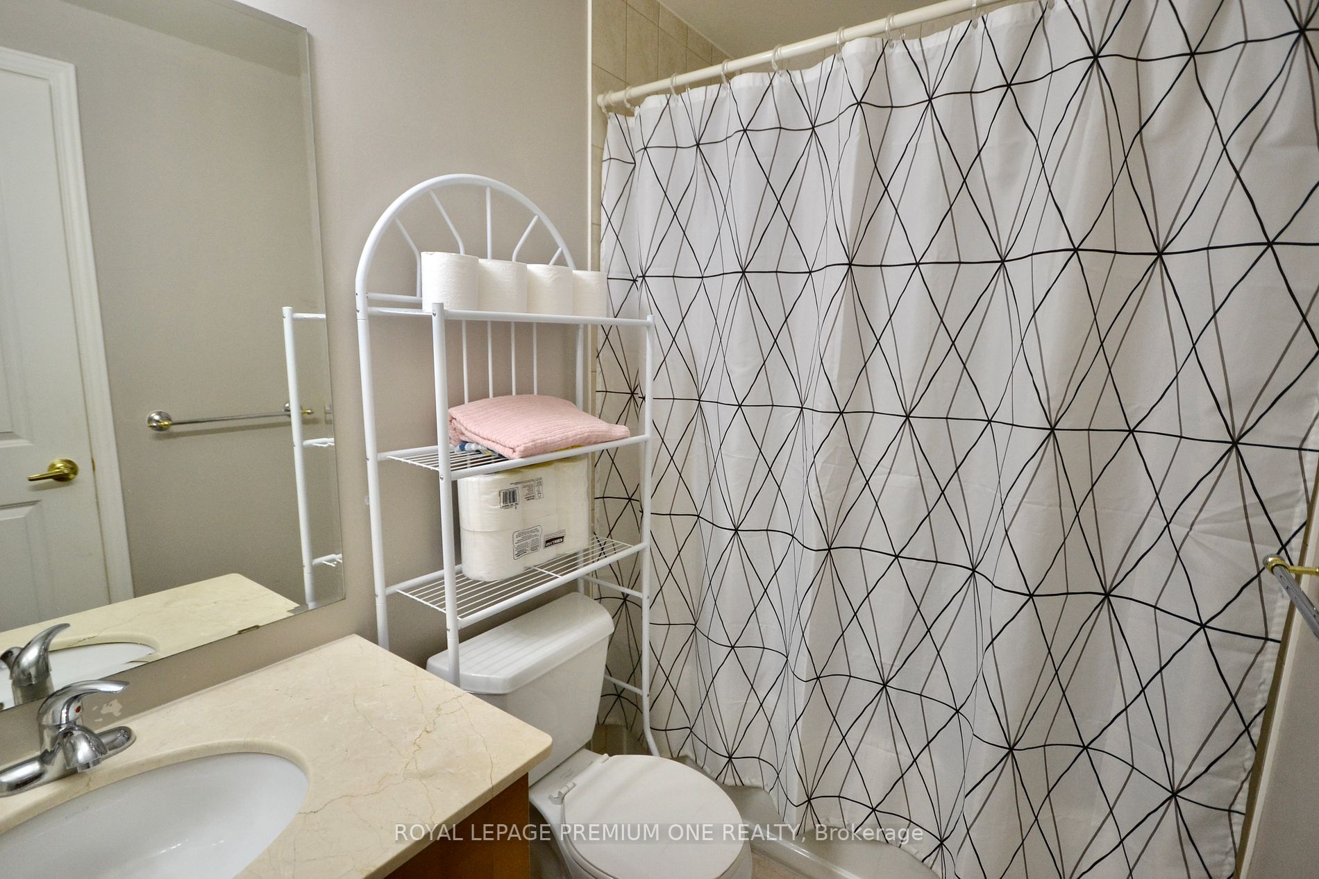 9225 jane Street, #806