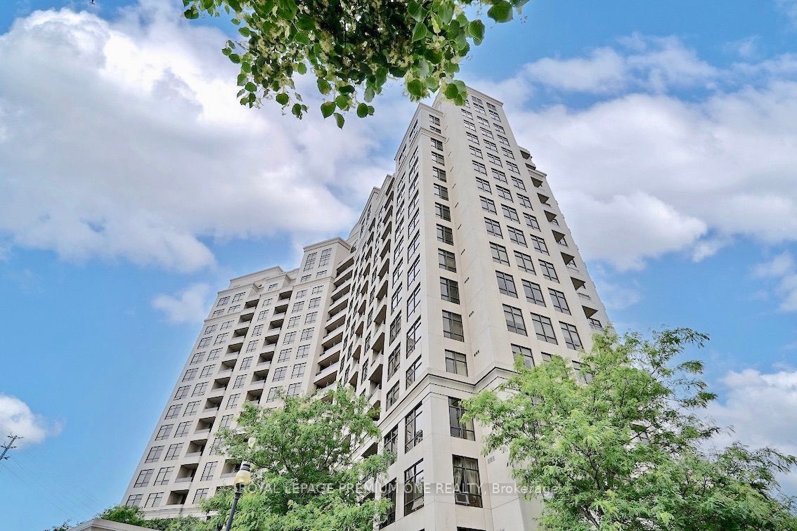 9225 jane Street, #806