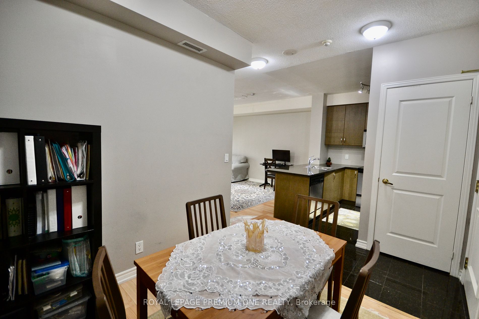 9225 jane Street, #806