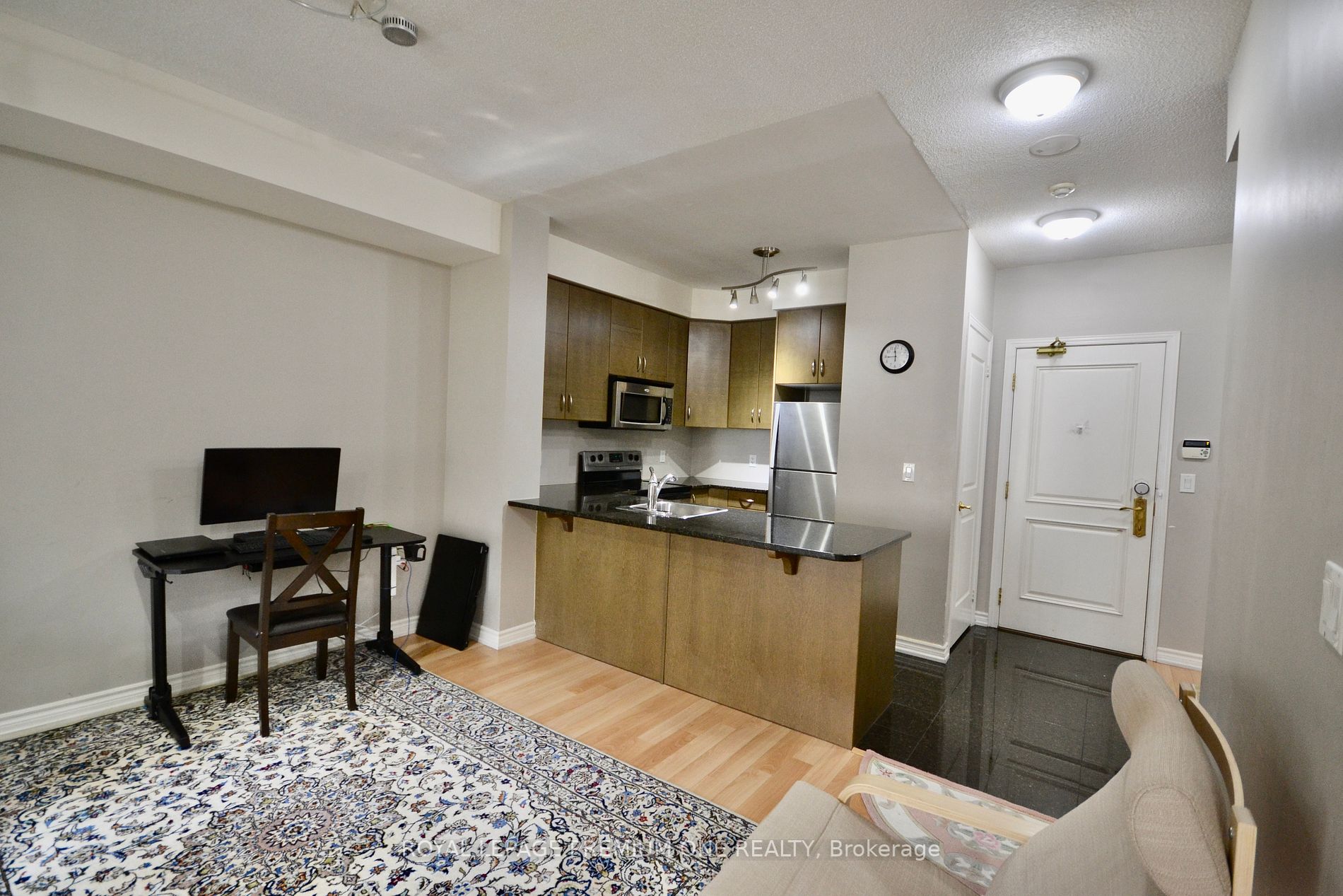9225 jane Street, #806