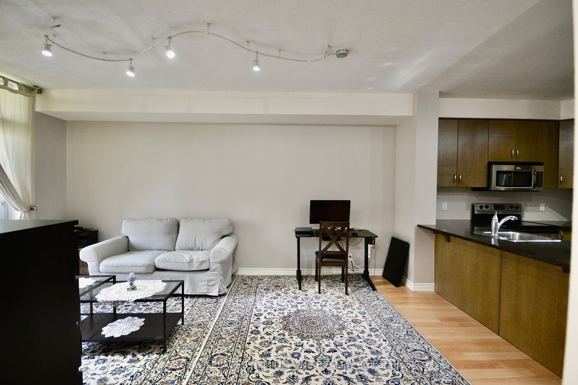 9225 jane Street, #806