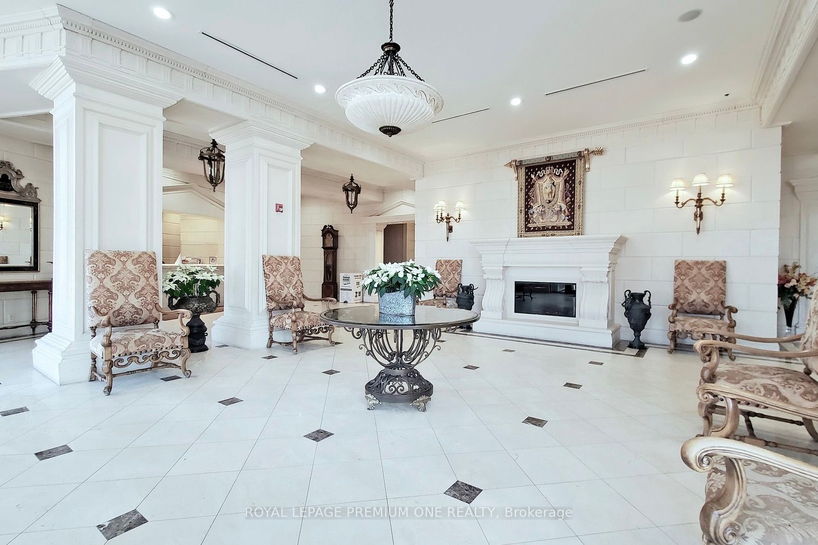 9225 jane Street, #806