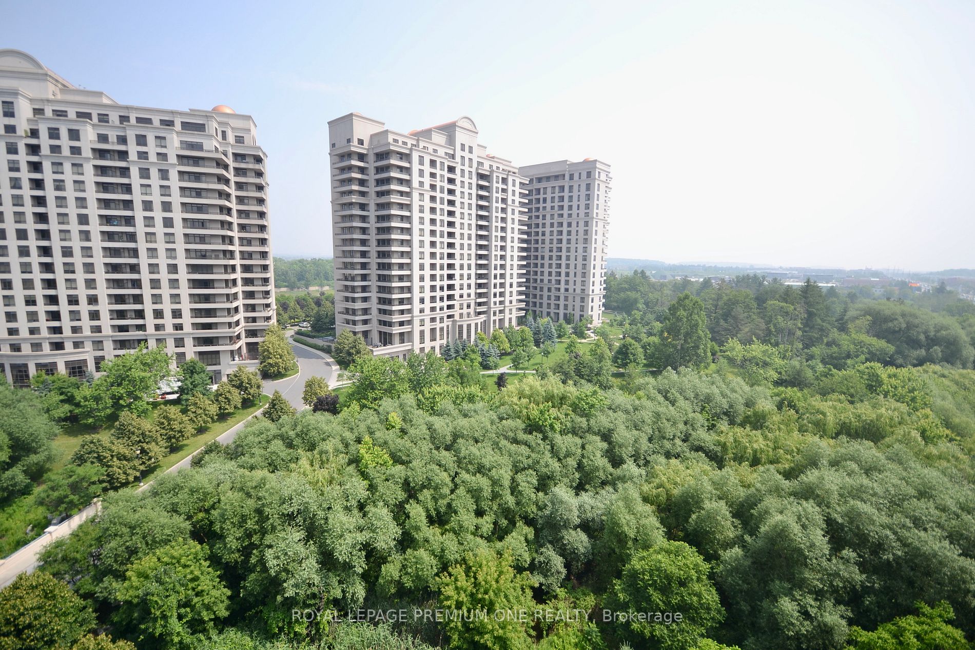 9225 jane Street, #806