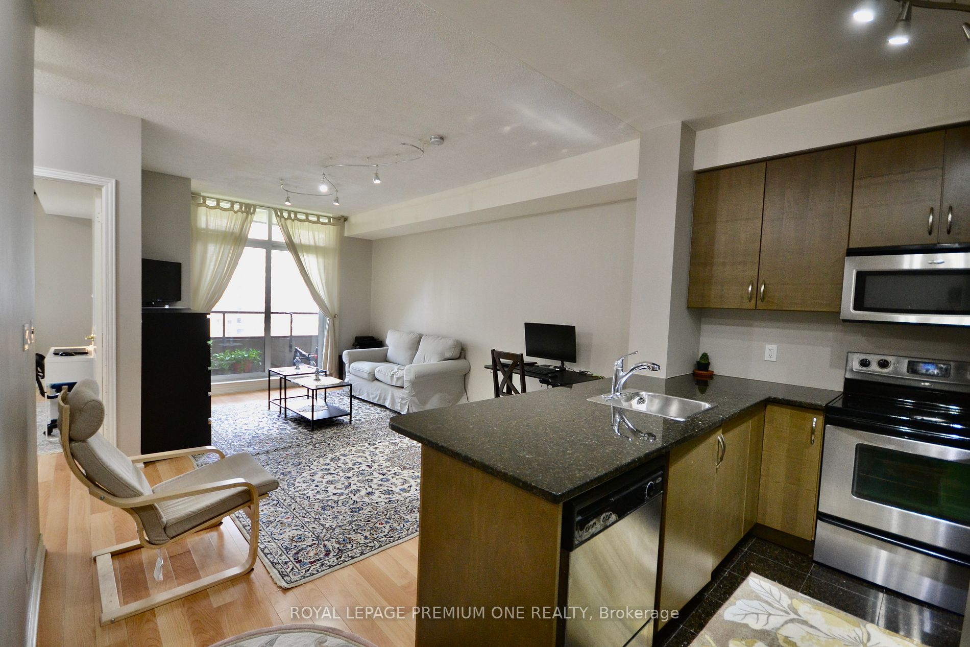 9225 jane Street, #806