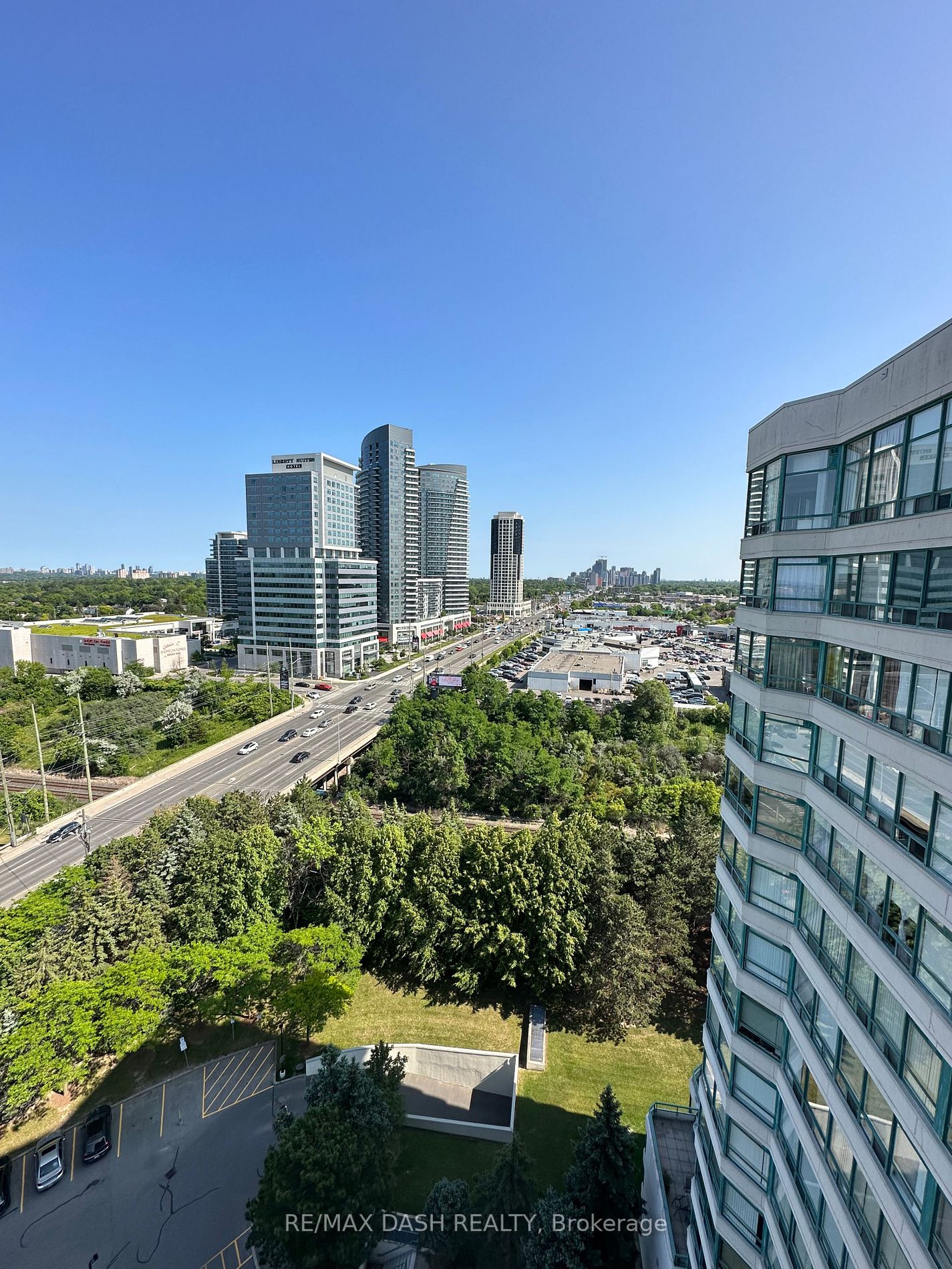 7250 Yonge St, #Ph203