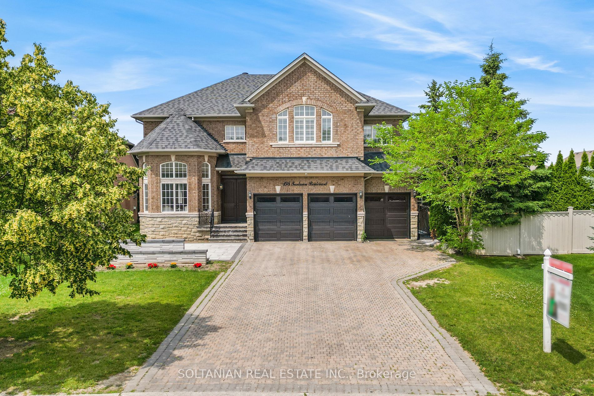 198 Treelawn Blvd