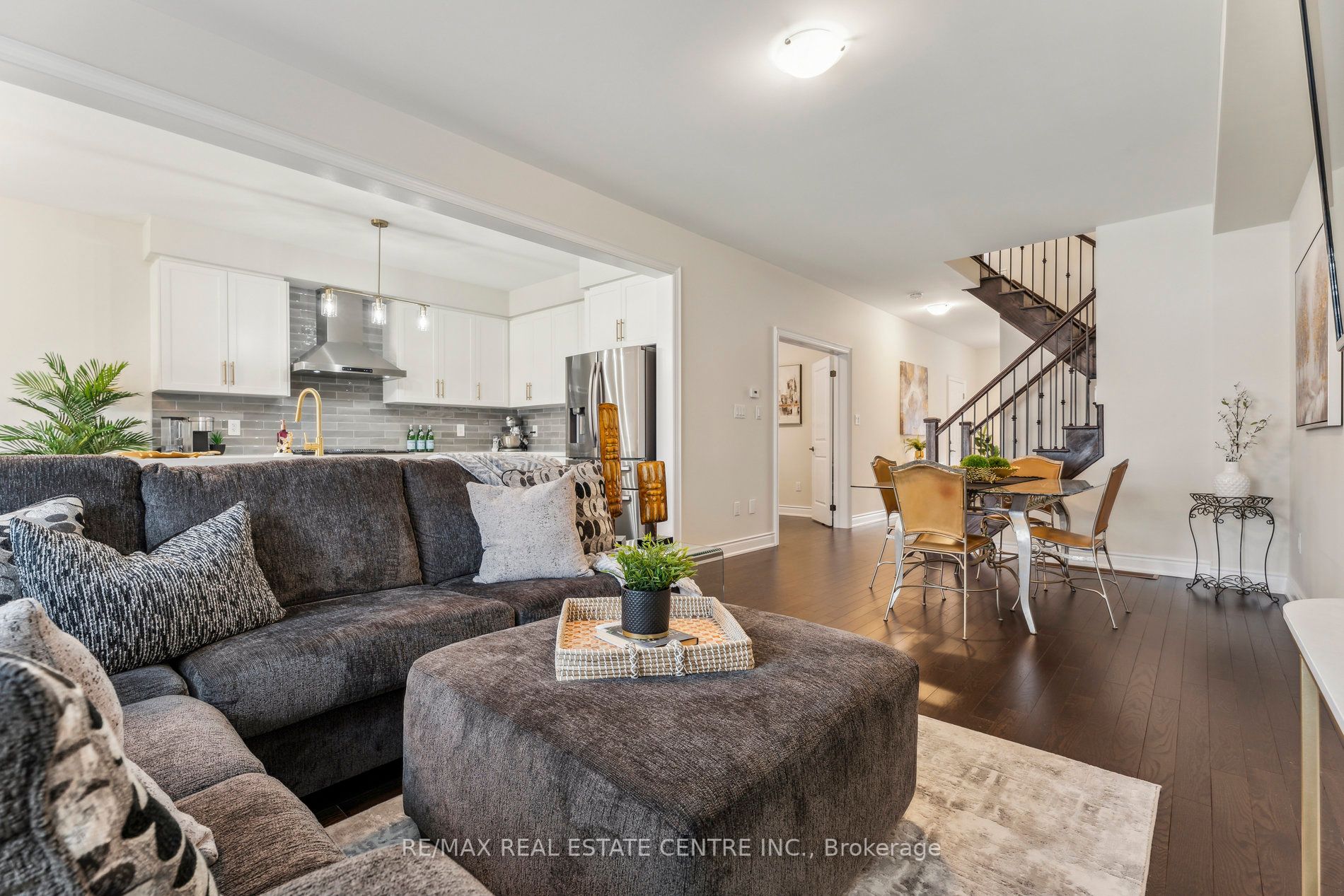 53 Janes Cres