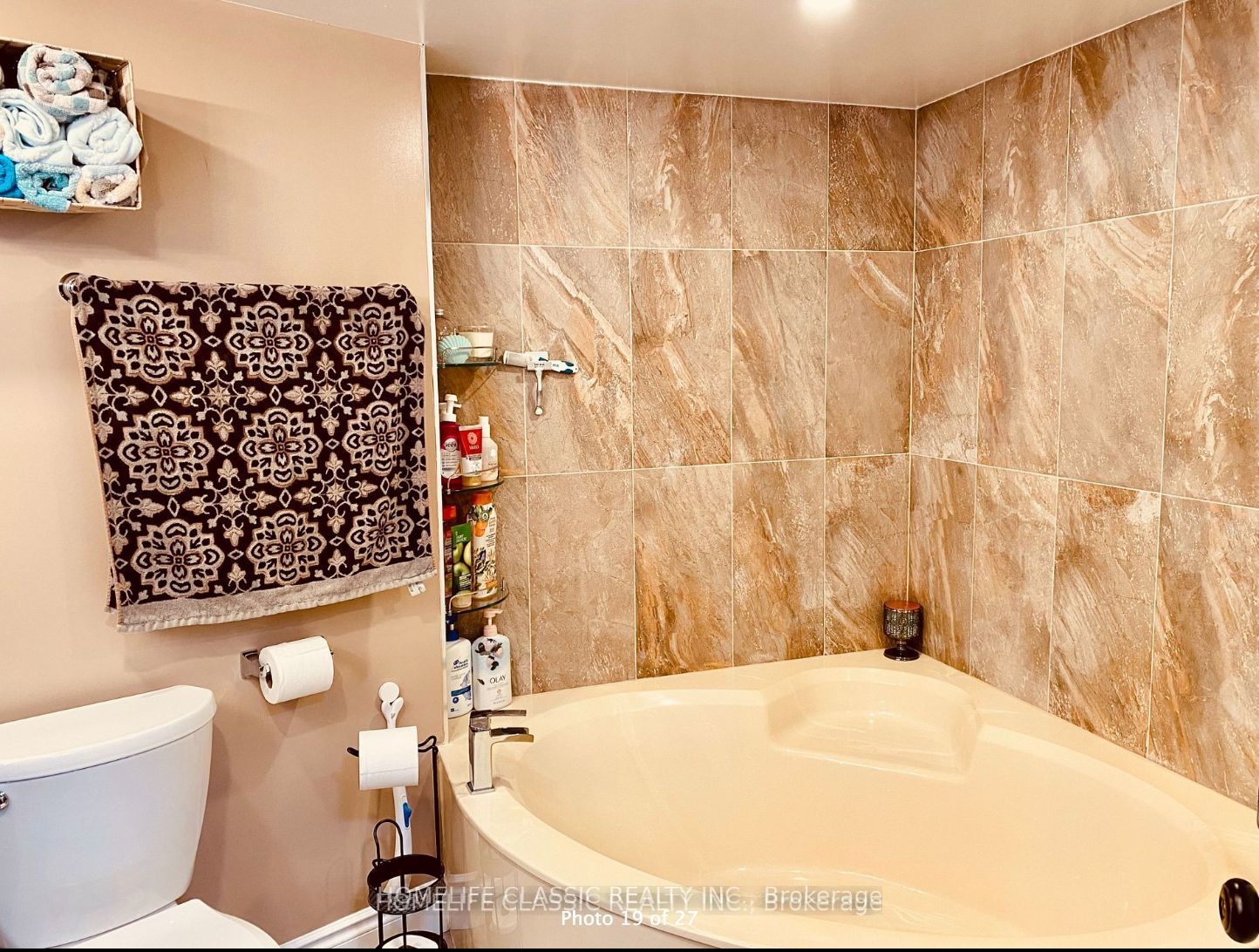 20 Harding Blvd W, #209