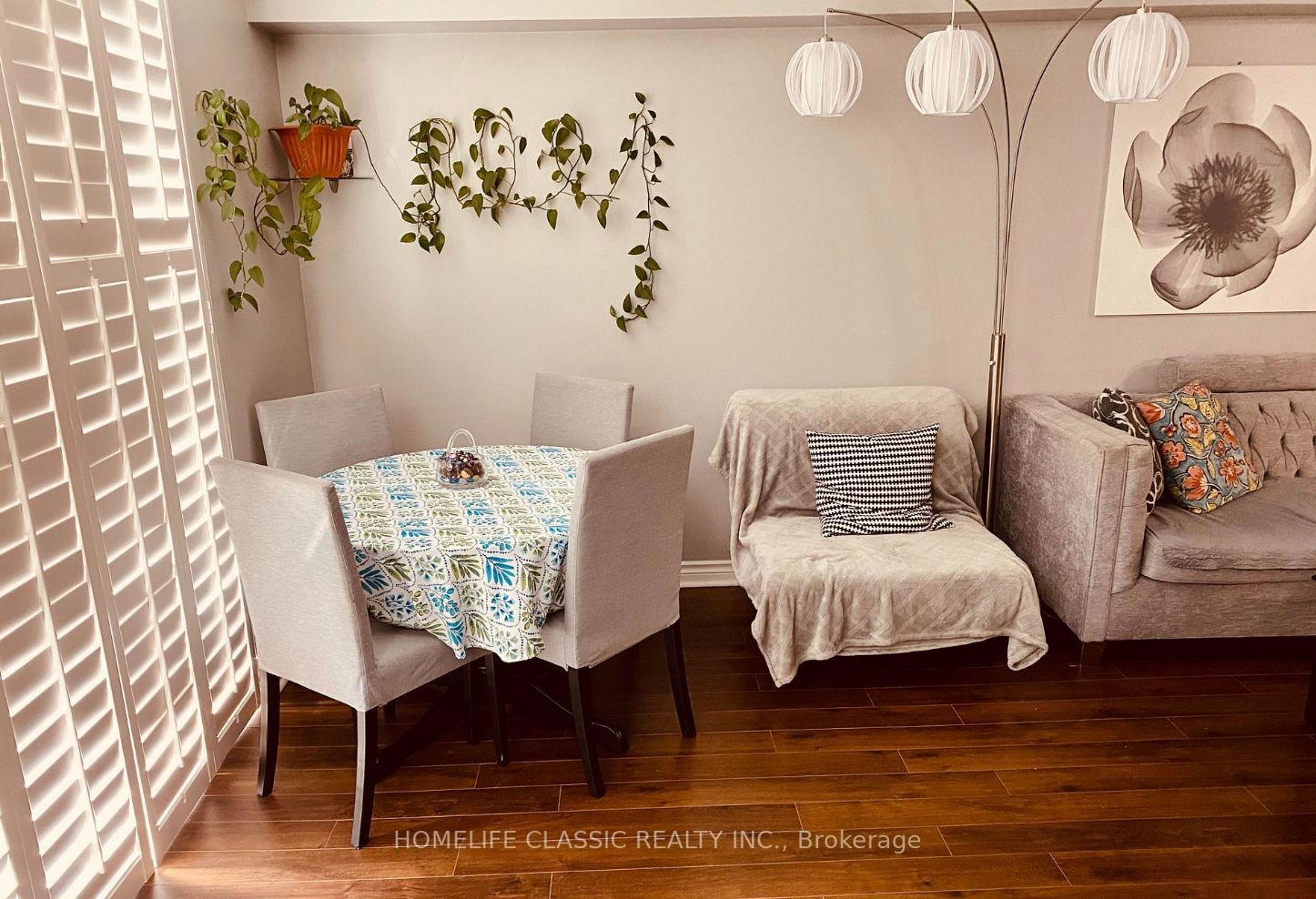 20 Harding Blvd W, #209