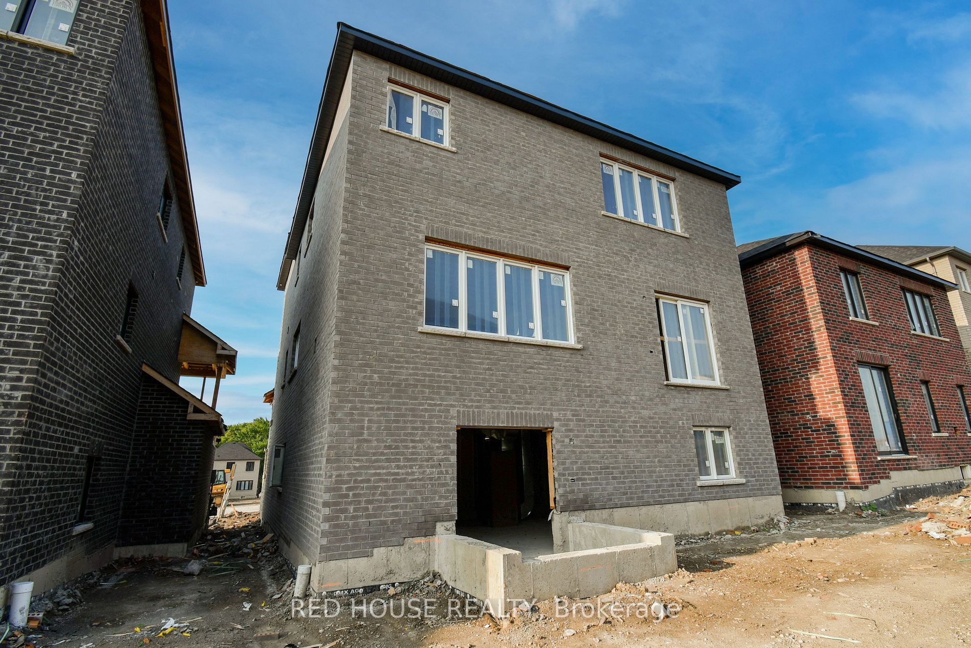 1458 Stovell Cres