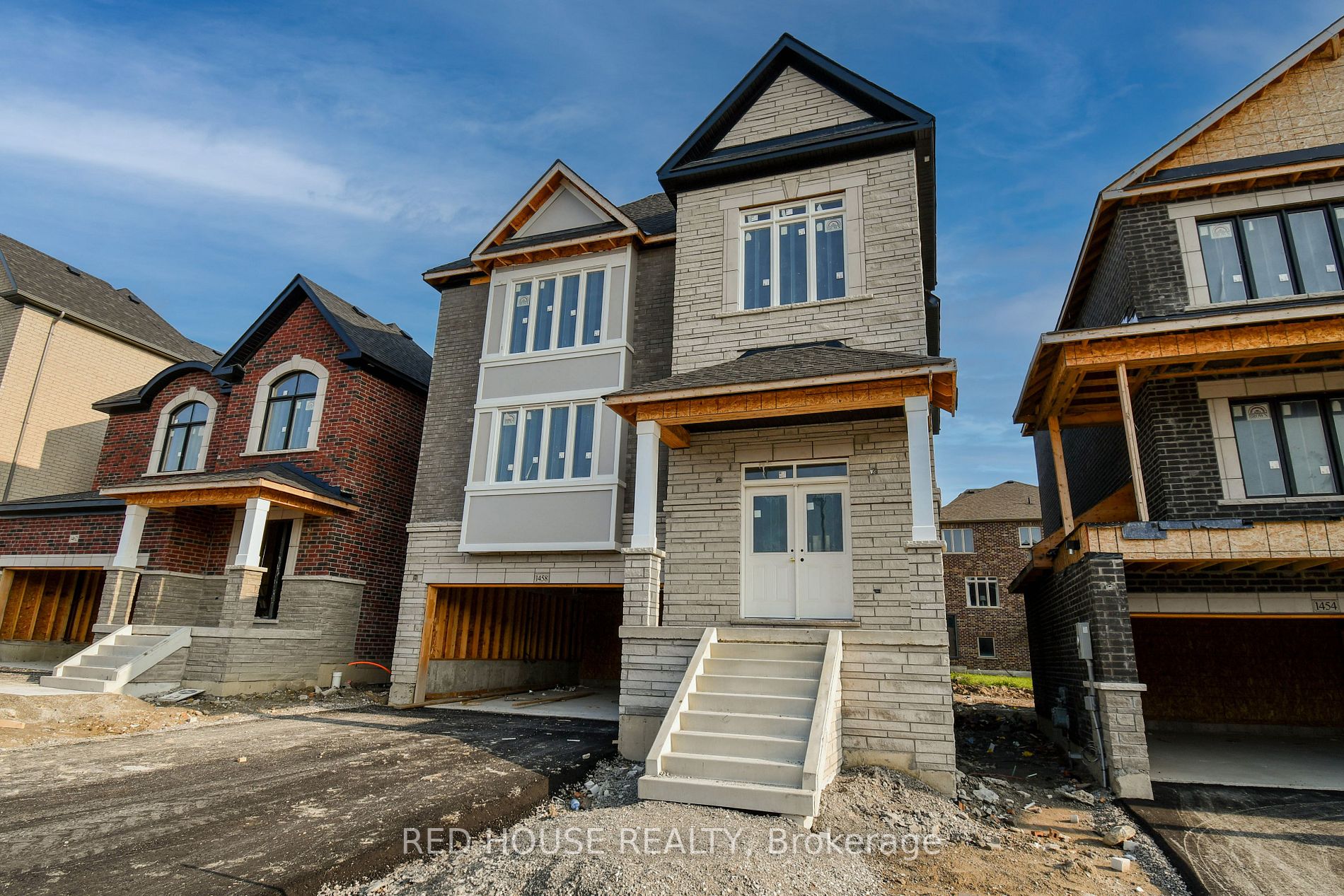 1458 Stovell Cres
