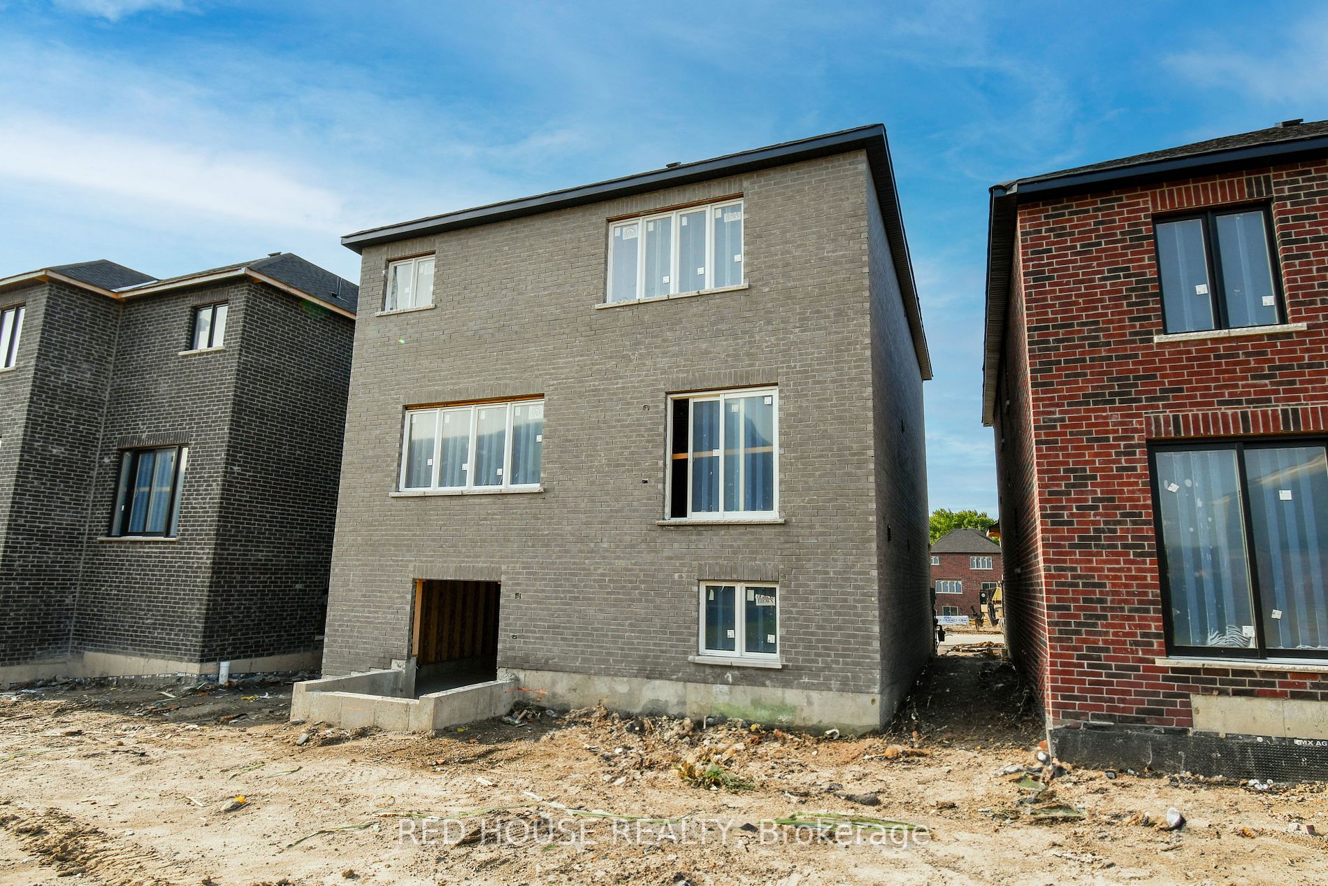 1458 Stovell Cres