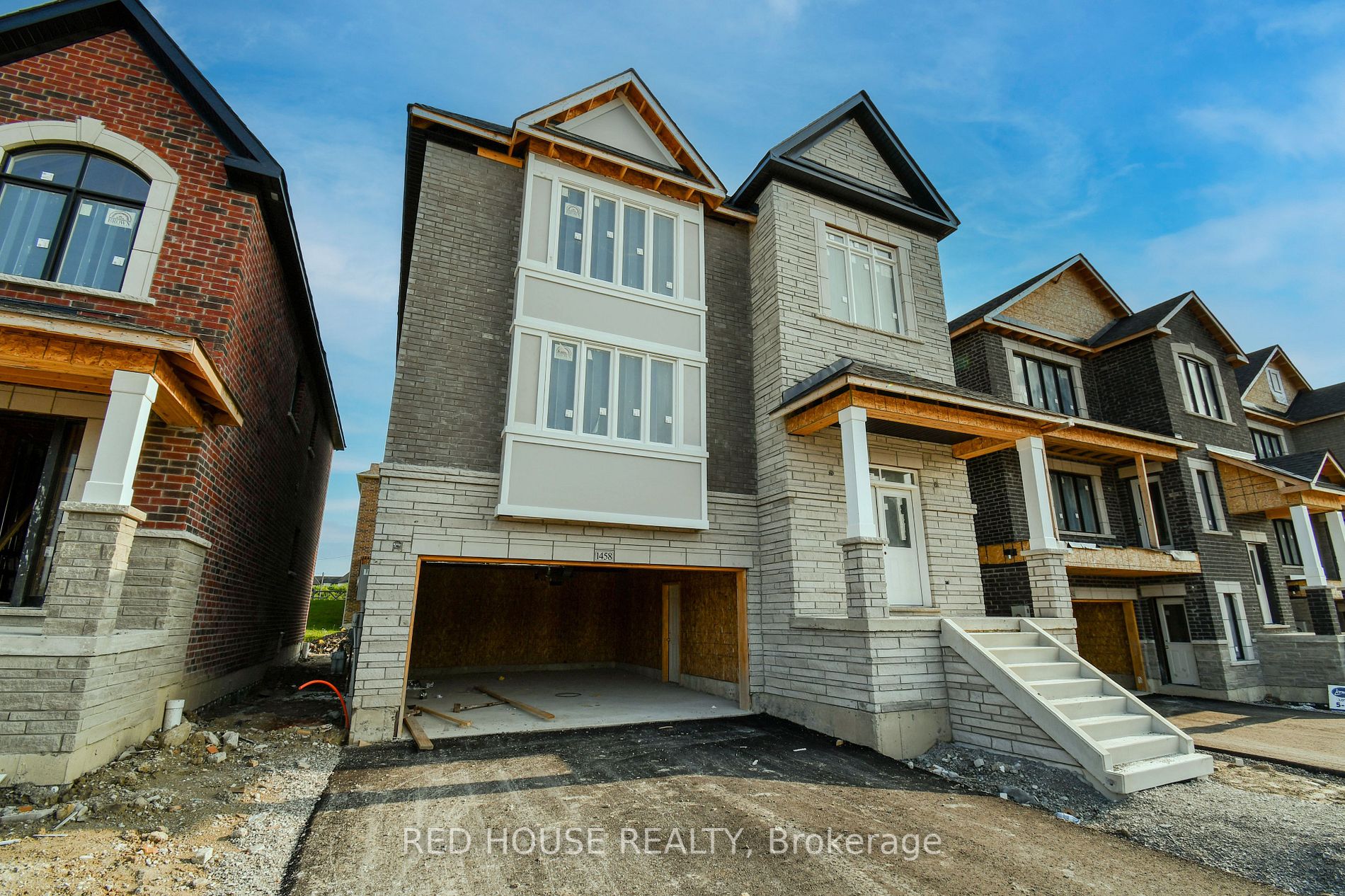 1458 Stovell Cres