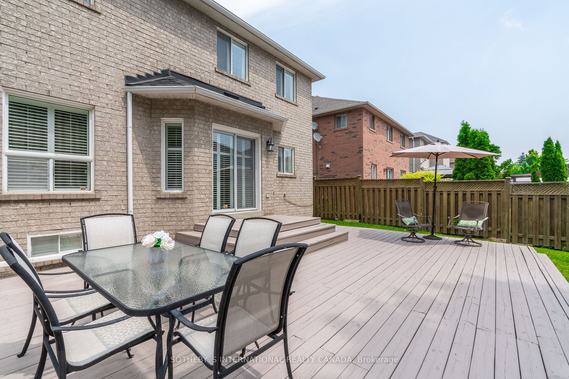 49 Pine Hollow Crescent